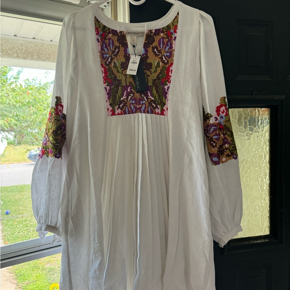 NWT banana republic embroidered dress
